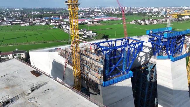 世界在建最大跨度桥梁 南锚碇主体完工