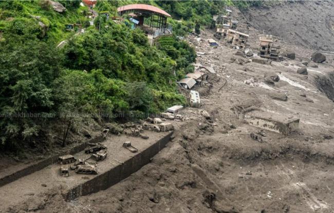 尼泊尔外长称地震引发山洪