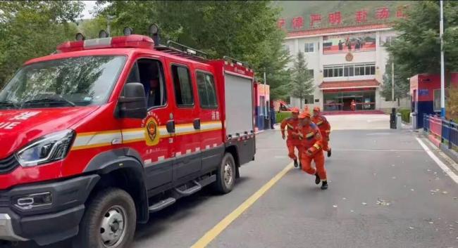 直击西藏吉隆泥石流救援一线 消防力量紧急驰援