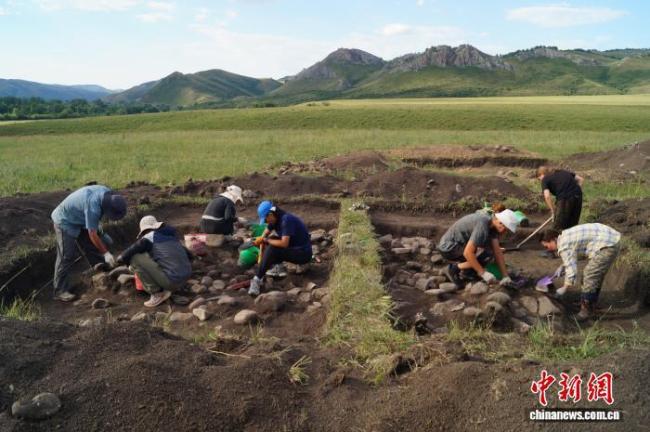 中俄联合考古队完成阿尔泰工作 出土重要实物资料
