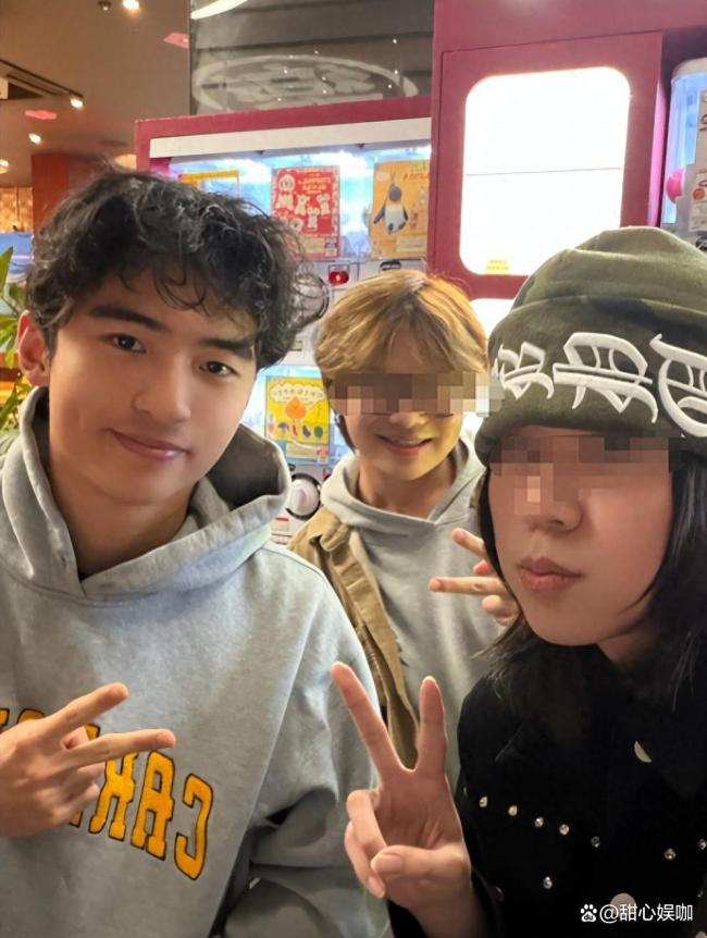 网友悉尼偶遇张柏芝大儿子