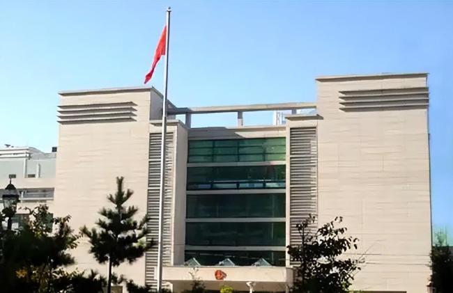 校方悼念在韩遇害中国女留学生 悲剧引发安全警示