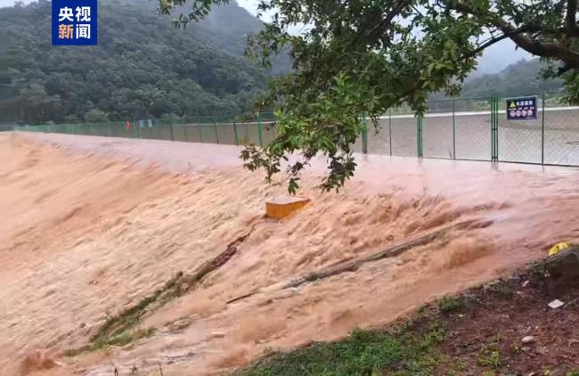 云南磨憨发生洪涝灾害 紧急转移两千余人