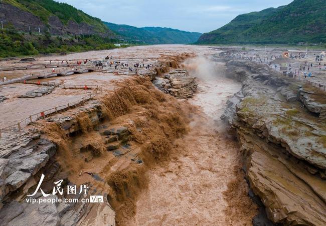 山西吉县：黄河壶口瀑布水量增大