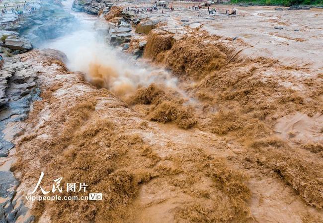 山西吉县：黄河壶口瀑布水量增大