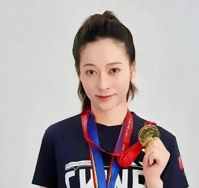 吴柳芳：我连二选一的机会都没有 退役冠军的无奈选择