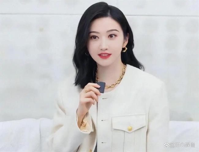 景甜风波后续影响来了！本人线下广告牌被撤，品牌删除相关内容 商业信任遭受重创