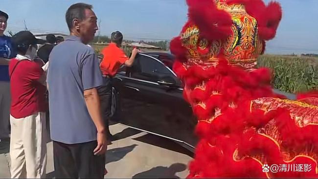 “陆老爷”寇振海儿子考上世界名校 金榜题名回乡祭祖