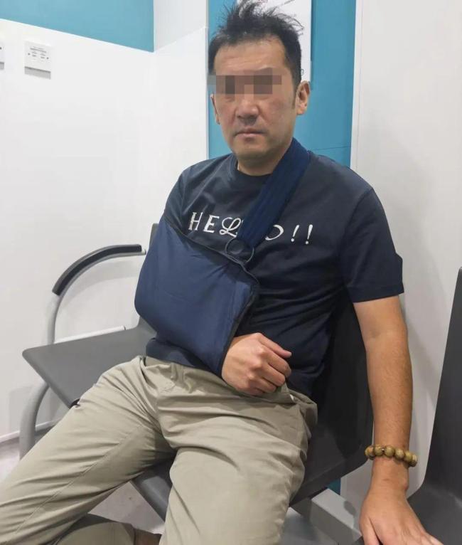 中国博主称在伦敦街头直播时被打伤 遭挑衅与袭击