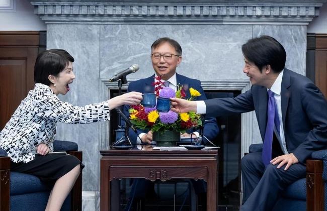 日本右翼窜台又有新图谋 两面下注玩火自焚