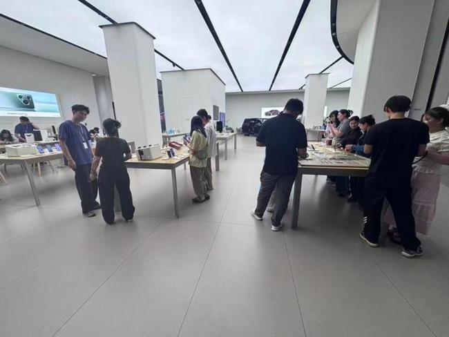 10台手机卖不出1台折叠屏：市场热度与成交分化