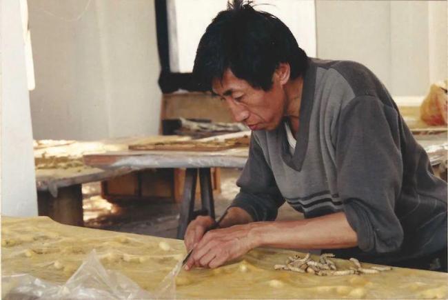 当代艺术家梁绍基去世 享年81岁 蚕丝艺术大师陨落