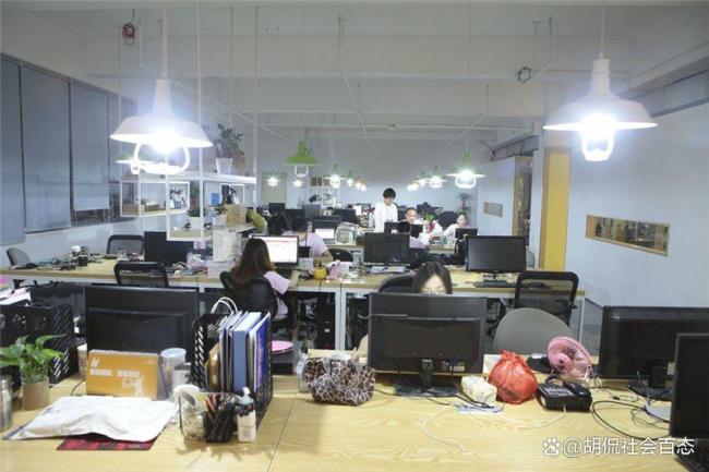 男子出轨后脑出血成植物人索赔38万 企业拒赔引发争议