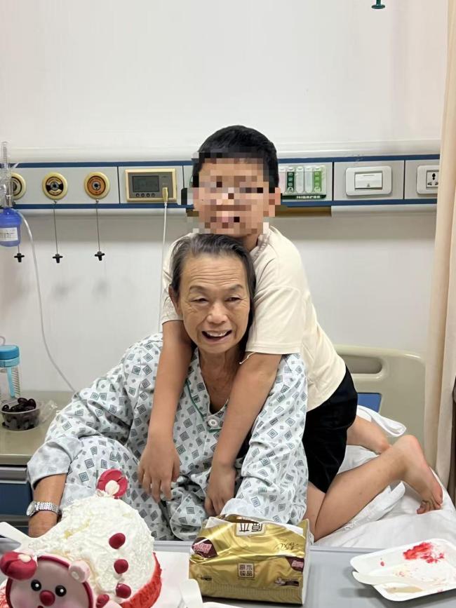 儿子去世孙子非亲生 老人：断子绝孙了 真相与赔偿之争