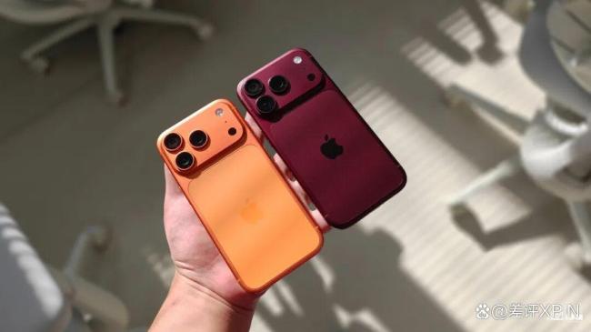 全新iPhone上手测评 性能与散热大升级