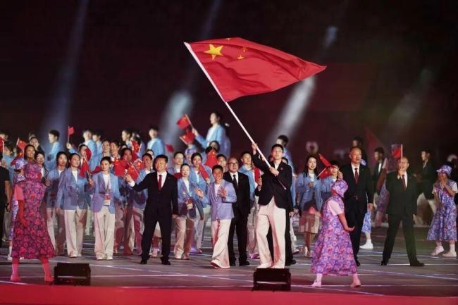 亚运会开幕式遇冷 中国队却“出圈” 着装亮点引热议