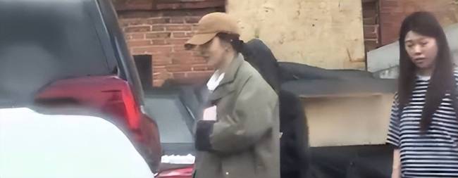 单亲妈妈成风潮？37岁张佳宁疑怀孕，新男友神似欧豪，历任对象都很帅 宽松衣服引发猜测