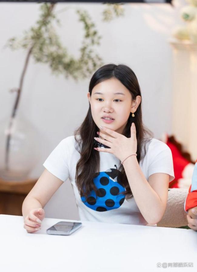 张家齐妈妈0秒就把自己哄好了 母女关系引热议
