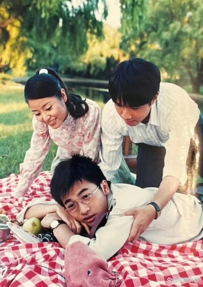 林心如苏有朋古巨基合影 26年情谊依旧