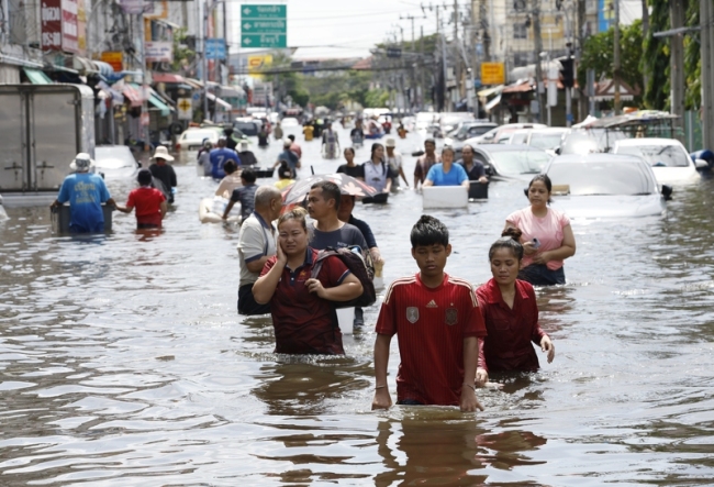 防了15年“世纪洪灾”,曼谷为何还是没挡住? 暴雨直接砸在城市头顶
