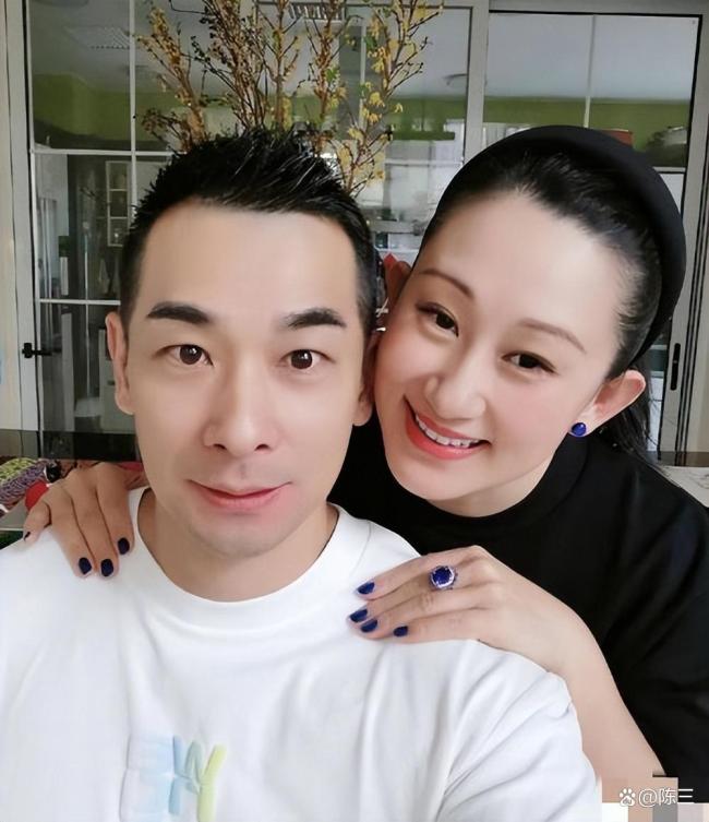 赵文卓疑似拼四胎 低调老婆再添新丁？