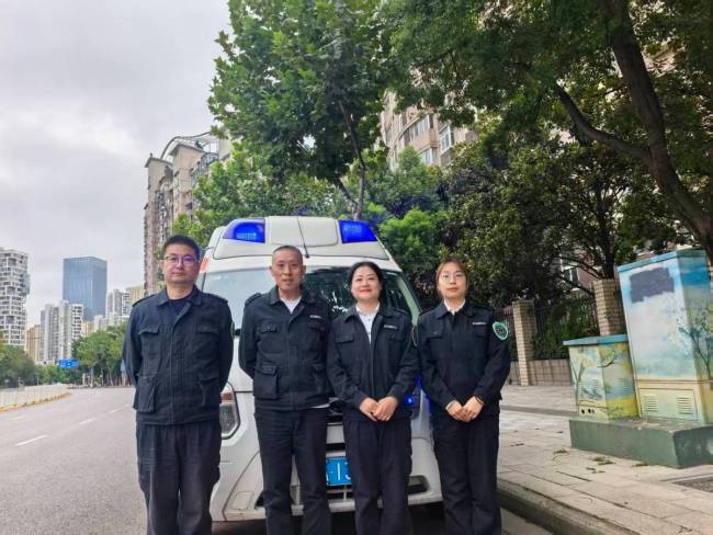 长江烟花秀背后105名急救人员护航 平安观赏最美底色