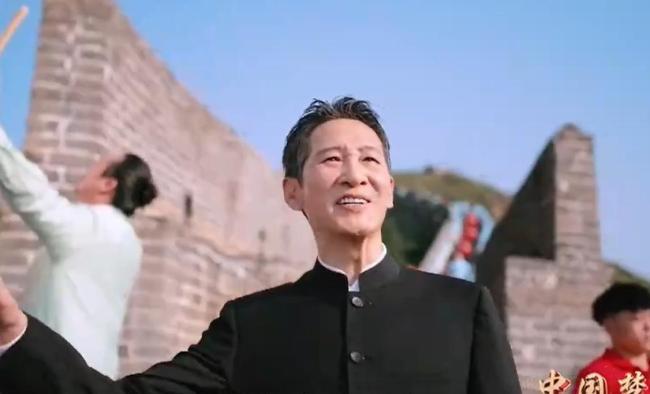 央视国庆晚会刘涛明艳动人 满台星光共庆盛世