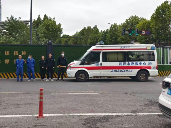 长江烟花秀背后105名急救人员护航 平安观赏最美底色