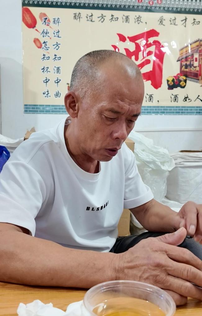 老莫还清180万债务又贷款建养鸡场