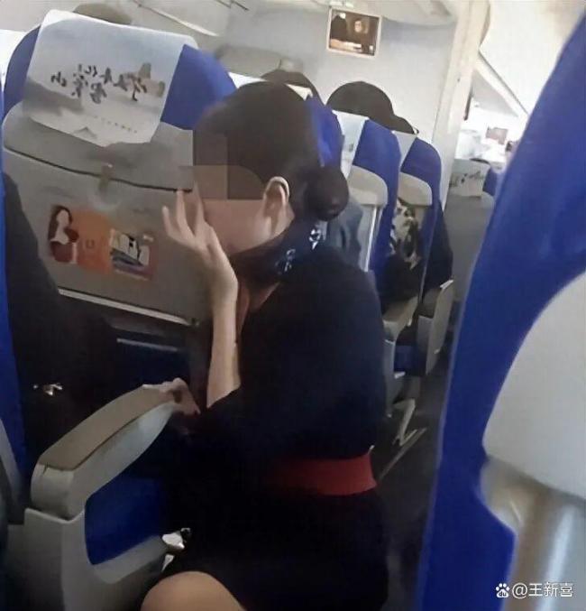 媒体评东航报案追责逼空姐下跪旅客 施暴者应受法律制裁