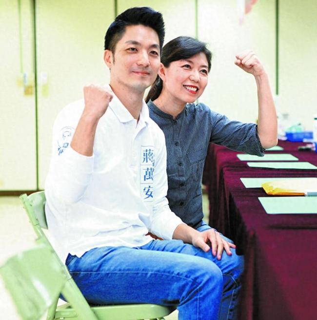 蒋万安妻子替孩子剪发也遭青鸟批评