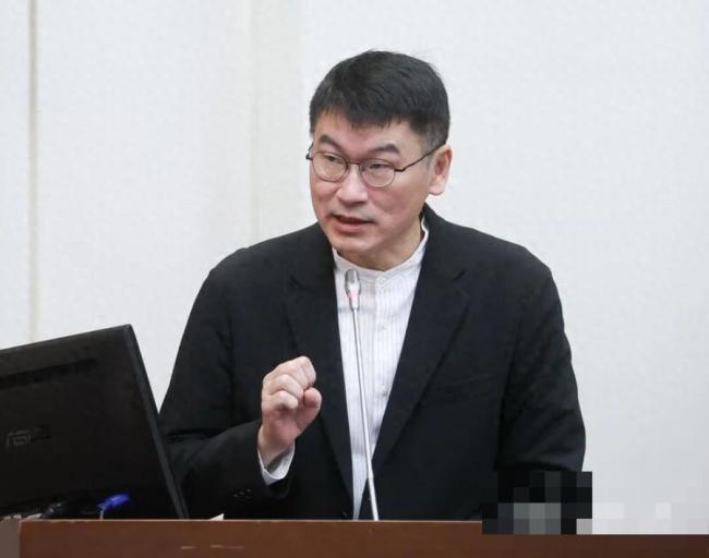 媒体：民进党当局又恐吓台湾艺人 言论自由的“绿色限定款”