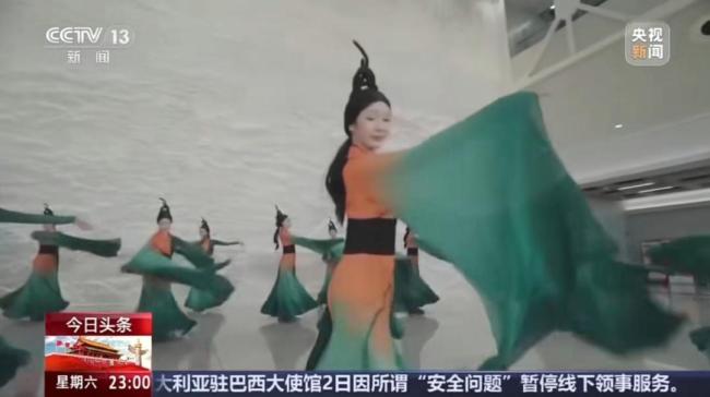 全国游客在武汉玩嗨了 打卡场面火爆