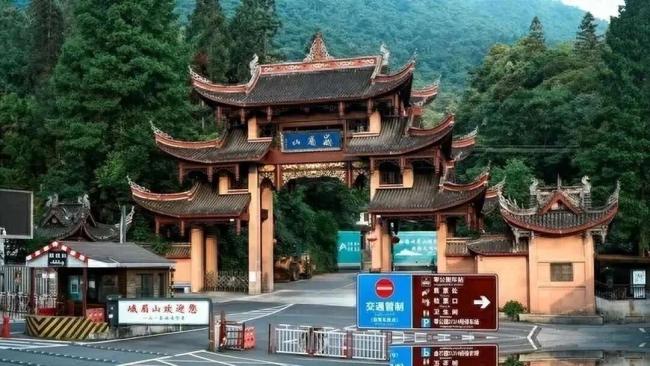 为啥景区大门离景点越来越远 摆渡车成“隐形门票”