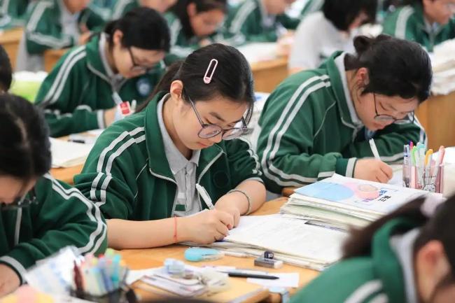 孩子才放7天假 家长不该“天塌了” 教孩子算清时间账