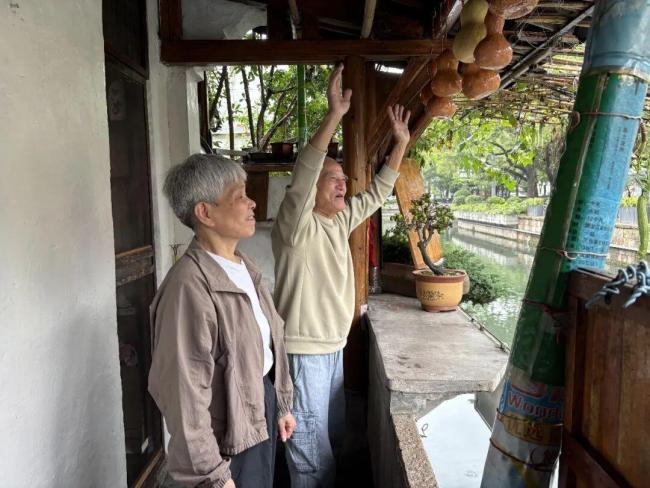 “葫芦娃爷爷”的秋天 意外走红的温暖时光