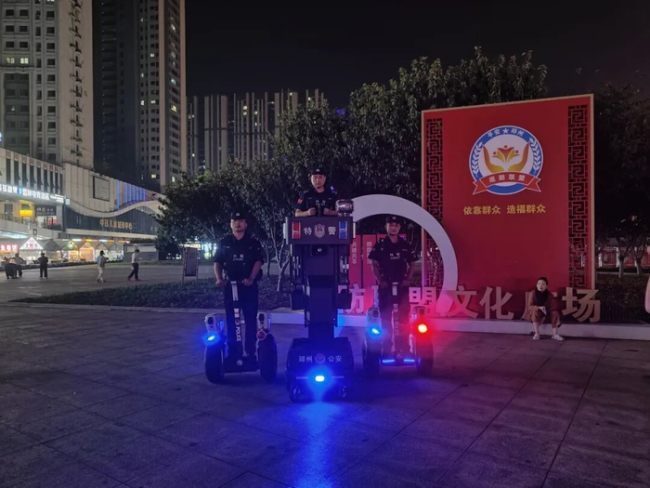 保安5年协助警方抓200多名嫌犯 英勇无畏获表彰