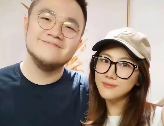 小男儿英如镝说英达和巴图没关联 二十年空缺再现