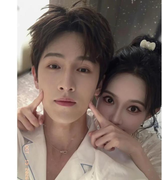 李昀锐真是不让孟子义拿一点东西 剧宣甜蜜互动引发热议
