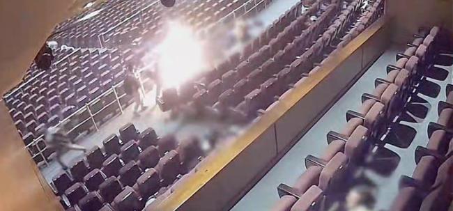俄方首次公开音乐厅恐袭事件现场视频