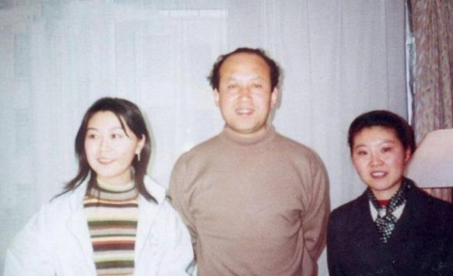 70岁郭达现状：住在西安老小区里养老，老态龙钟，妻子身份不一般 低调相伴四十年