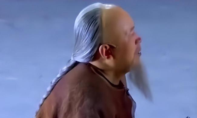 70岁郭达现状：住在西安老小区里养老，老态龙钟，妻子身份不一般 低调相伴四十年
