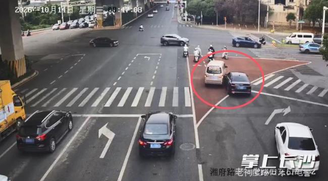 长沙男子开车突发心梗昏迷车辆失控