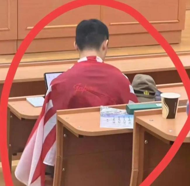 披旭日旗的中国留学生是南京人 行为引发广泛谴责