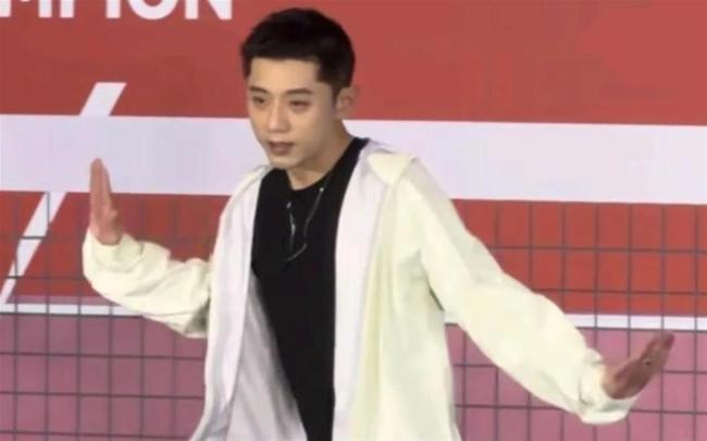 刘丁硕称王楚钦排名掉第四反倒松了口气 舆论压力下的喘息