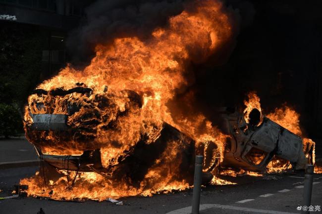 法国多地爆发骚乱留学生发声 亲历混乱与危险