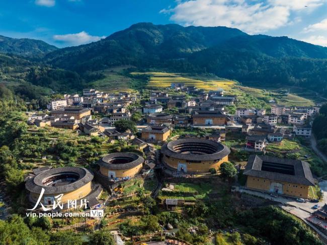 福建龙岩：土楼秋日