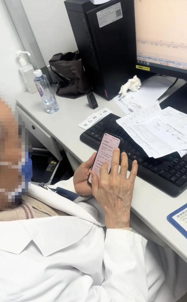 医生查豆包不必谈之色变 AI辅助查药引热议