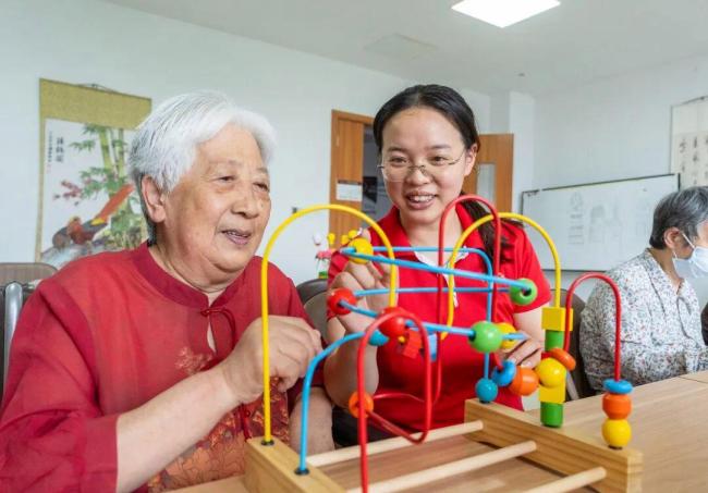 研究称我国4成老人陷入“失乐”困境 无声的健康警报