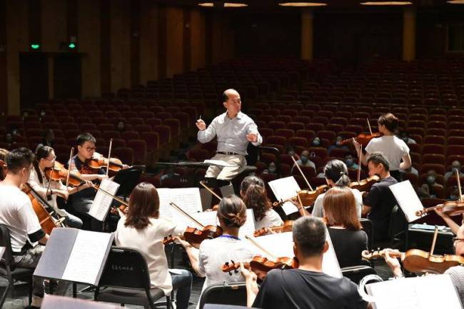 青岛交响乐团“爱乐沙龙”举行十周年庆典，回顾十年硕果